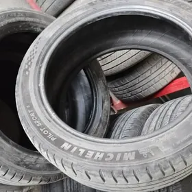 MICHELIN 235 45 18 ⚡⚡