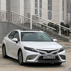 Toyota Camry 2021