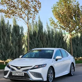 Toyota Camry 2021