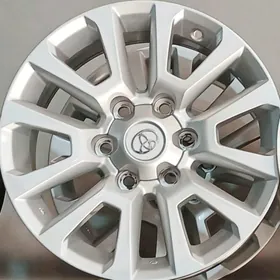 TÄZE PRADA ÝEWRAPEÝKA