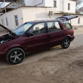 Mitsubishi Chariot 1992