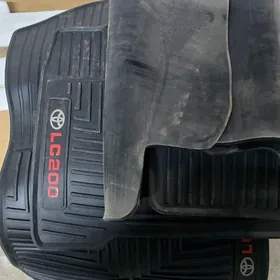 Land Cruiser 200 Kowrik