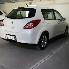 Nissan Tiida 2008