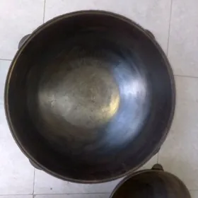 Gazan çoýun/ Казаны чугунные.