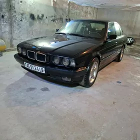 BMW 525 1989