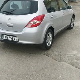 Nissan Tiida 2008
