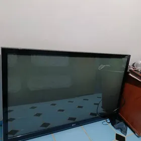 LG 42-lik ekrany ÿanan