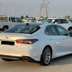 Toyota Camry 2021