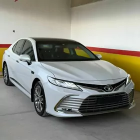 Toyota Camry 2021