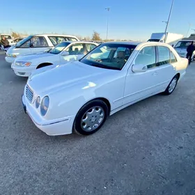 Mercedes-Benz E320 2001