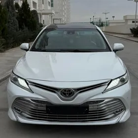 Toyota Camry 2018