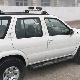 Nissan Pathfinder 2003