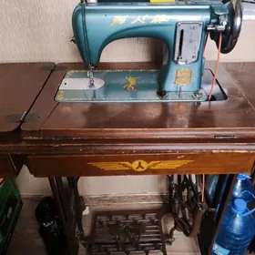 ножная швейная машинка