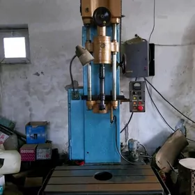 Gilza gyrýan stanok