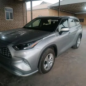 Toyota Highlander 2022