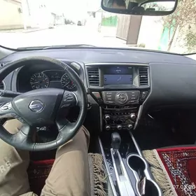 Nissan Pathfinder 2020