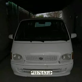 Toyota Hiace 2003