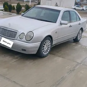 Mercedes-Benz E320 1996