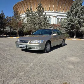 Toyota Camry 2000