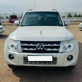 Mitsubishi Pajero 2014