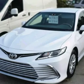 Toyota Camry 2021