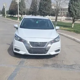 Nissan Versa 2021