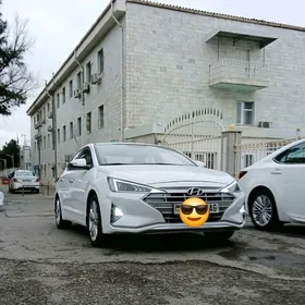 Hyundai Elantra 2019