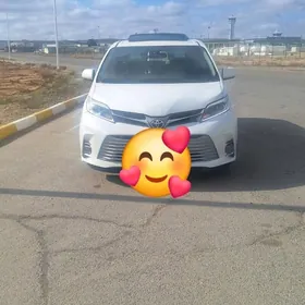 Toyota Sienna 2017