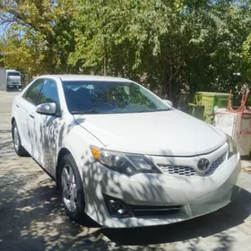 Toyota Camry 2014