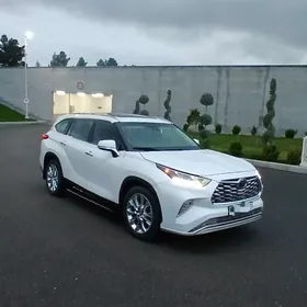 Toyota Highlander 2020