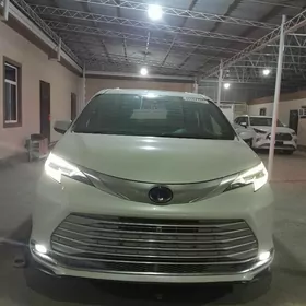 Toyota Sienna 2022