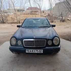 Mercedes-Benz E320 1996