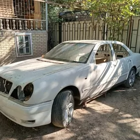 Mercedes-Benz 230E 1996