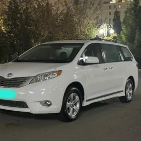 Toyota Sienna 2011