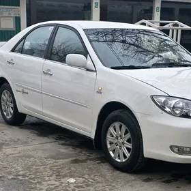 Toyota Camry 2004
