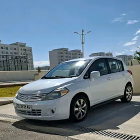 Nissan Versa 2012