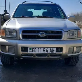 Nissan Pathfinder 1999