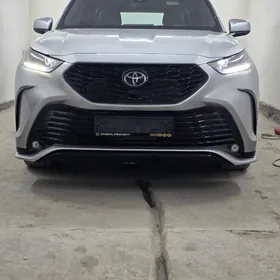Toyota Highlander 2021
