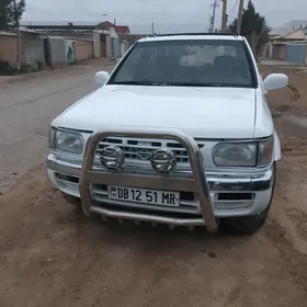 Nissan Pathfinder 1997