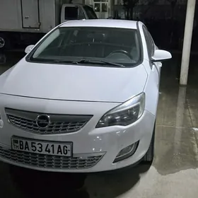 Opel Astra 2011