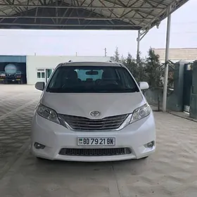 Toyota Sienna 2012