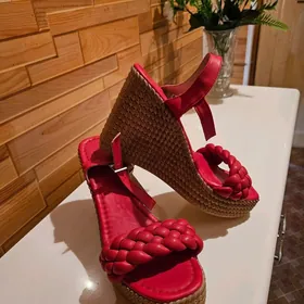 ЖЕНСКИЕ БОСОНОЖКИ