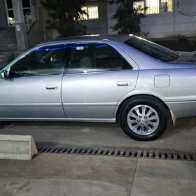 Toyota Camry 2000