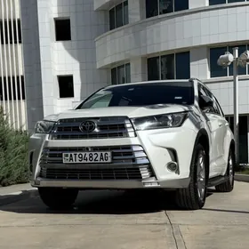 Toyota Highlander 2019