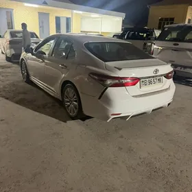 Toyota Camry 2018