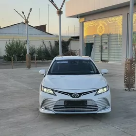 Toyota Camry 2020