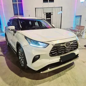 Toyota Highlander 2022