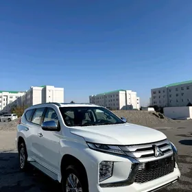 Mitsubishi Montero Sport 2024