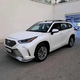 Toyota Highlander 2021