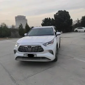 Toyota Highlander 2022